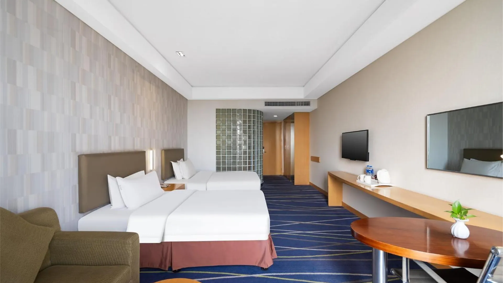 Holiday Inn Express Zhengzhou Airport By Ihg Xinzheng  3*, Xinzheng (Henan)