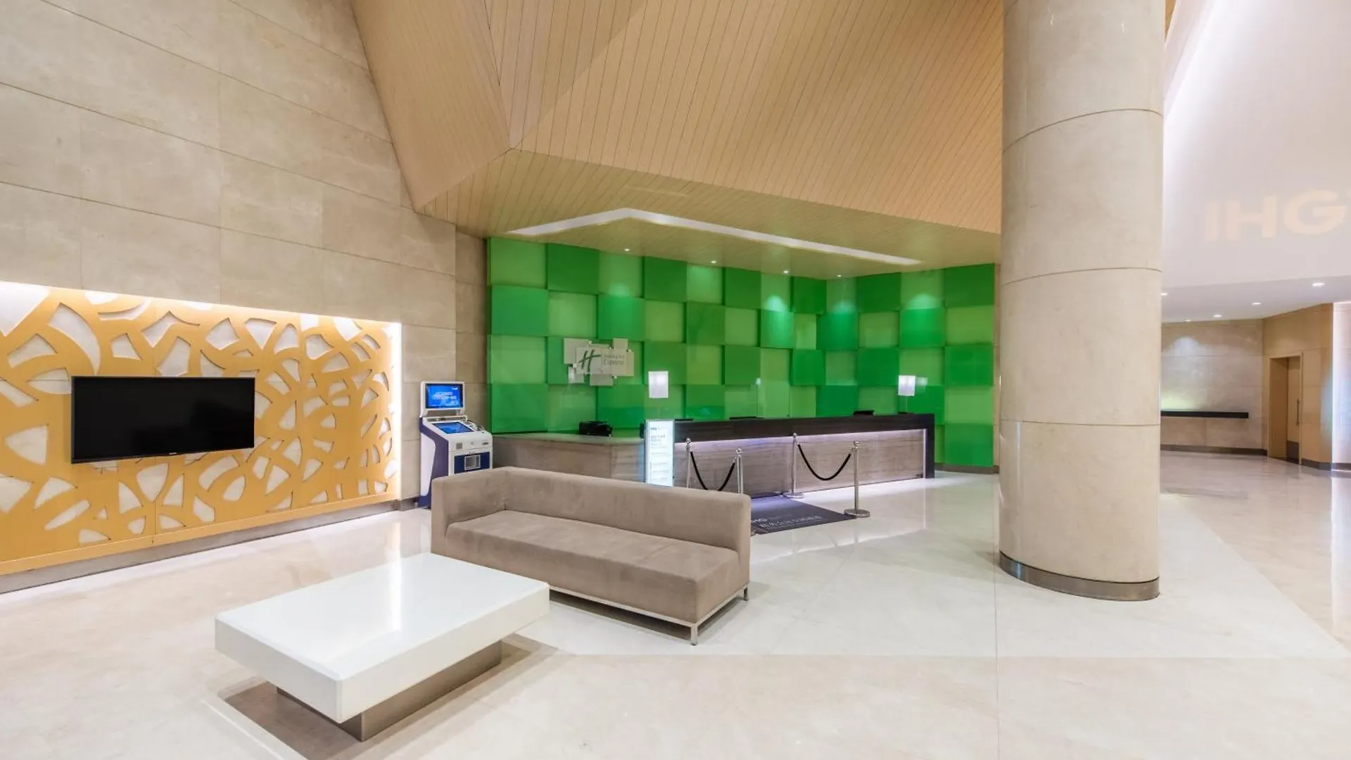 Holiday Inn Express Zhengzhou Airport By Ihg Xinzheng  3*, Xinzheng (Henan)