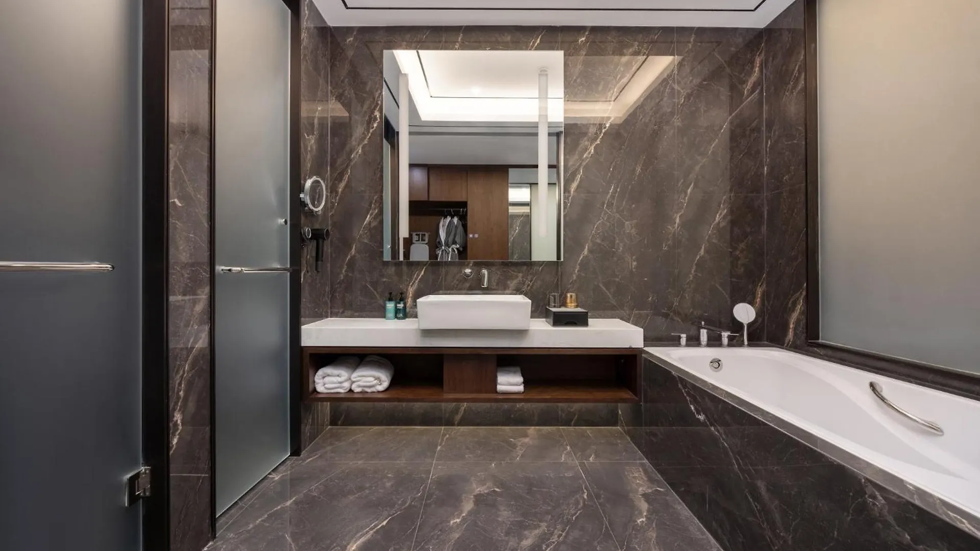 Holiday Inn Express Zhengzhou Airport By Ihg Xinzheng  Hotel