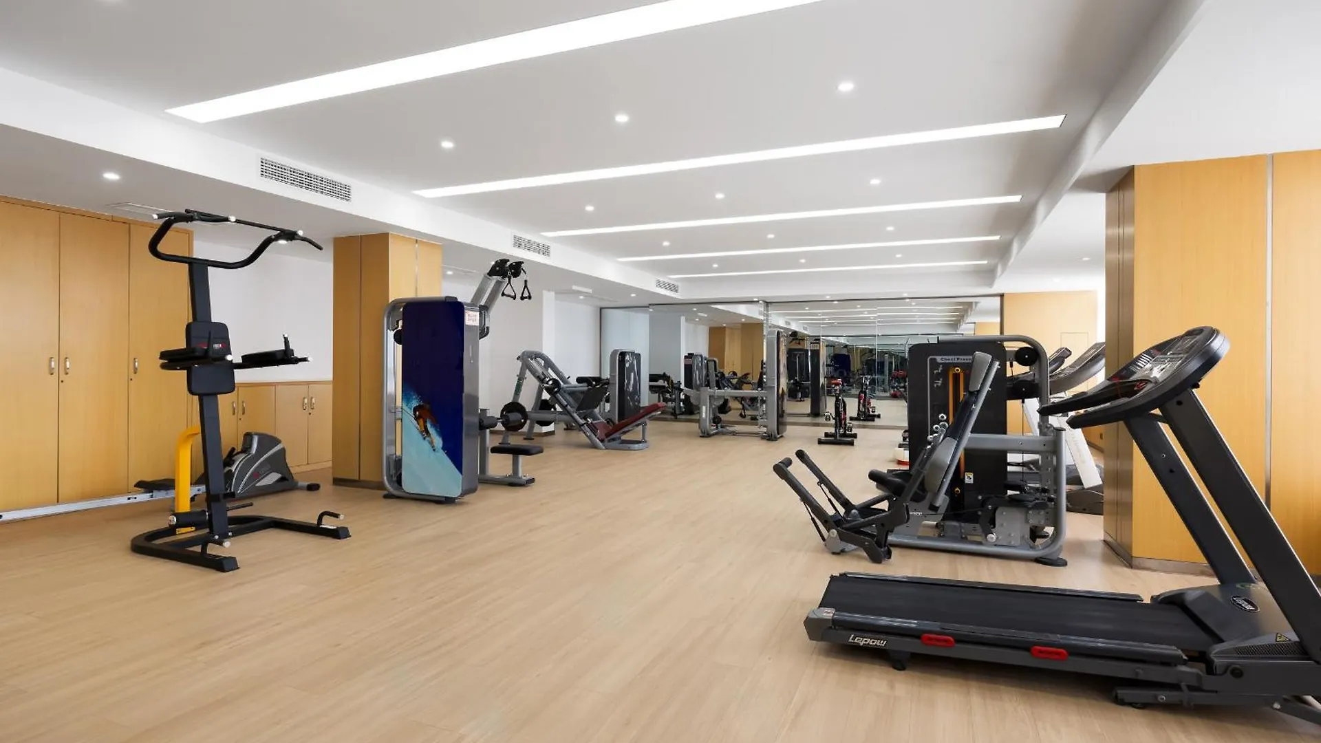 Otel Holiday Inn Express Zhengzhou Airport By Ihg Xinzheng
